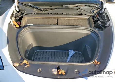 2022 Tesla Model Y z USA, uszkodzony, nr VIN 7SAYGDEE4NF370664